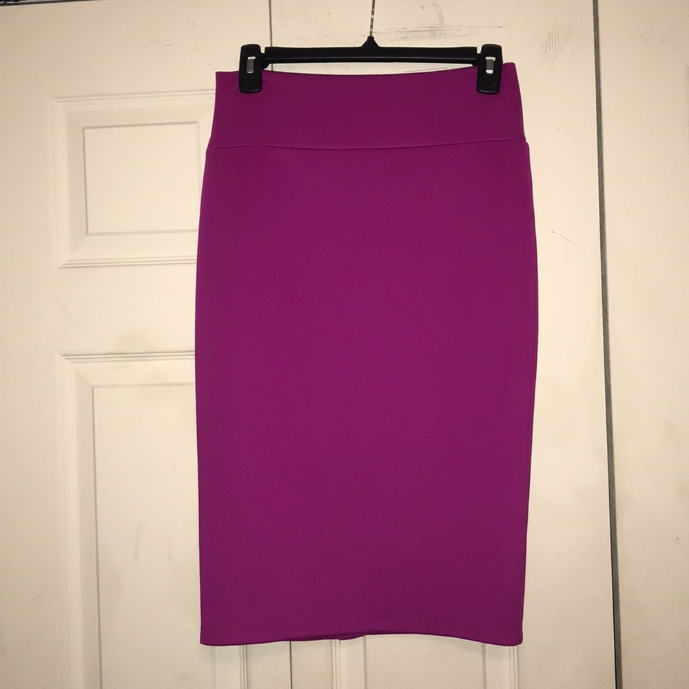 Pink pencil skirt